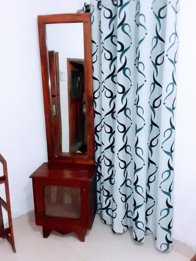 Black And White Kandy Guest House 02 Deiyannewela 外观 照片