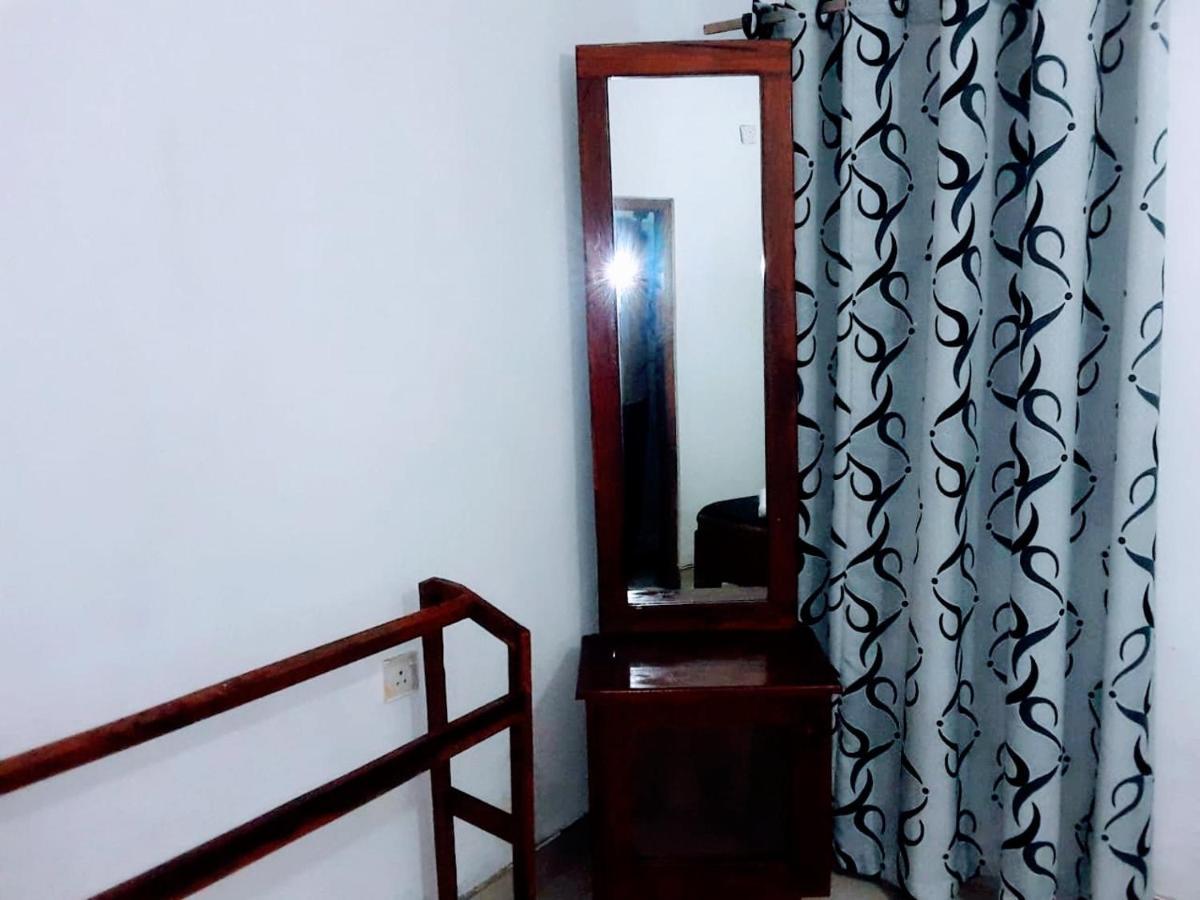 Black And White Kandy Guest House 02 Deiyannewela 外观 照片